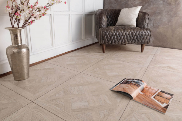 Виниловая плитка Aquafloor AF7001VS, Versailles Glue анонс
